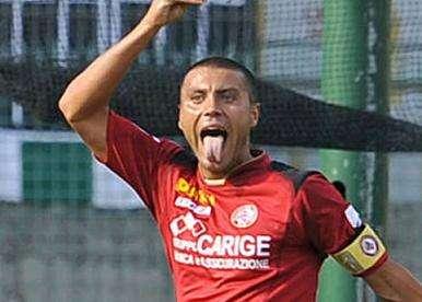 La Fiorentina punta su Tavano per sostituire Mutu