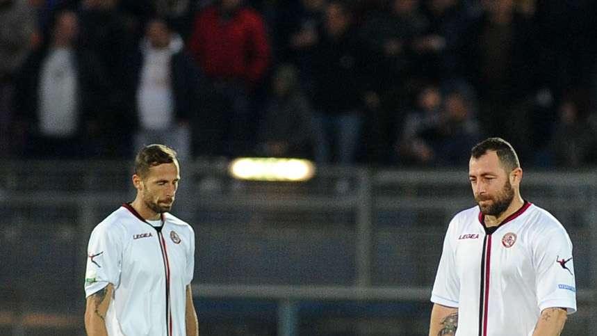 Il Livorno in dieci ferma il Crotone, 0 a 0