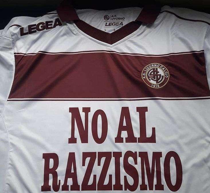 Il Livorno calcio scende in campo contro il razzismo 