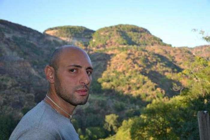 Fece la tesi su Morosini, un malore lo uccide in campo