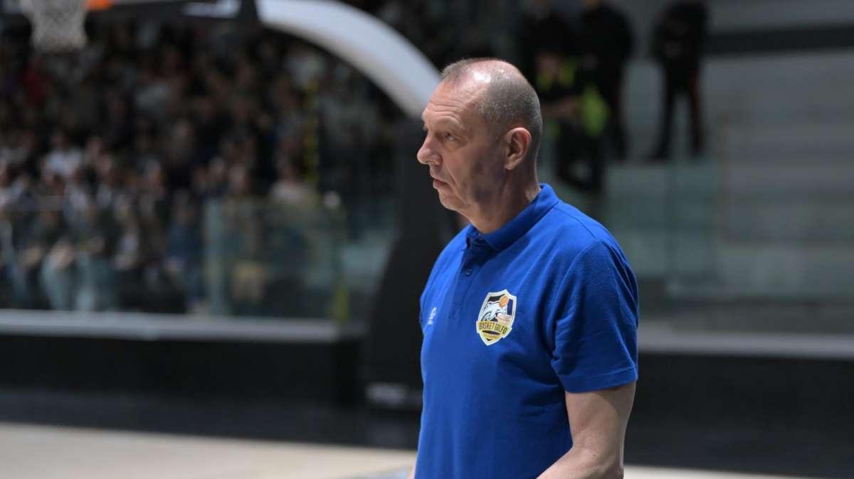 Coach Augusto Conti