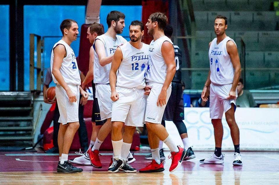 C.Gold. Don Bosco avanti per trenta minuti, poi la Pielle fa suo il derby, 68 a 77