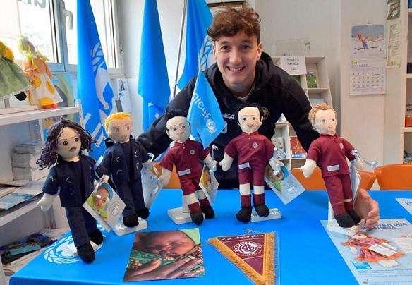 Tornano le Pigotte amaranto, il Livorno a sostegno dell'Unicef