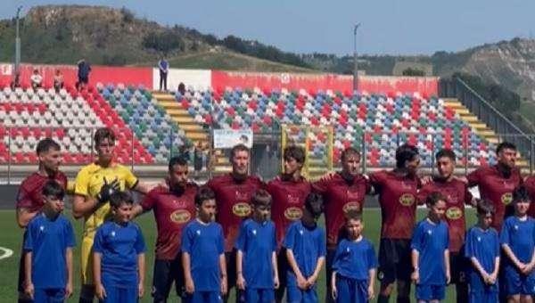 Il Livorno supera il Siracusa, 2 a 1, ed è campione d'Italia della Serie D
