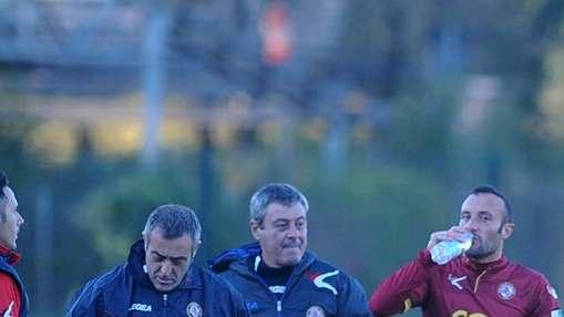 Livorno col lutto al braccio contro la Salernitana
