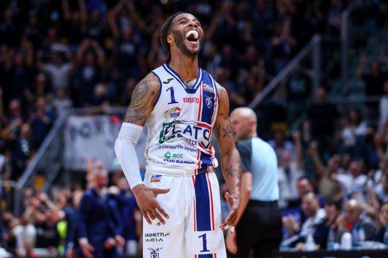 Adrian Banks