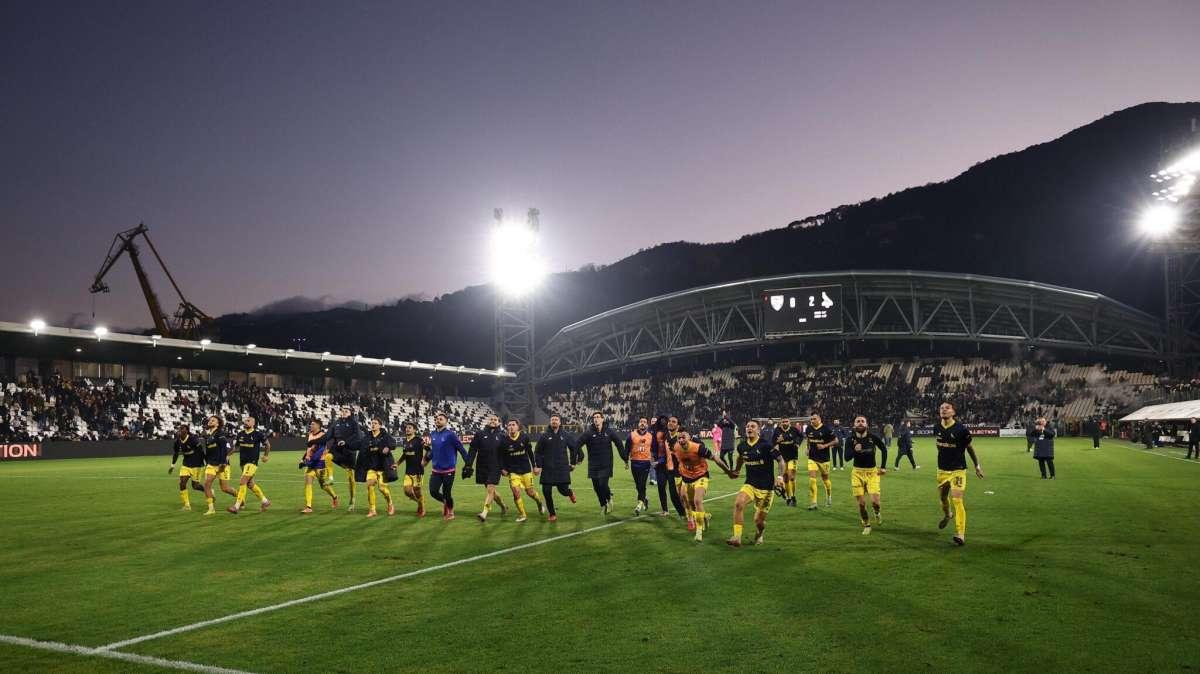 Spezia-Modena 0-2: canarini travolgenti al Picco