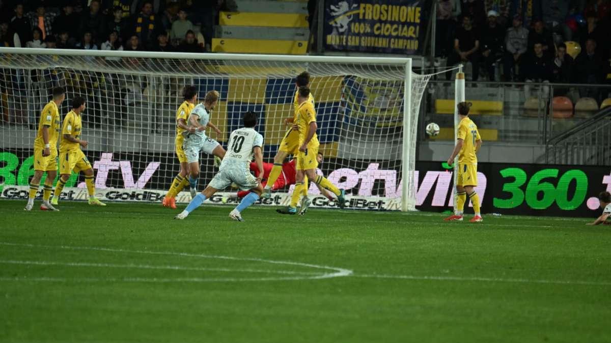 Frosinone, ballottaggio in difesa 