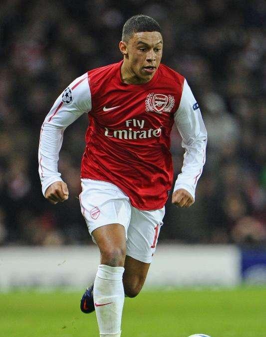 El futuro de Oxlade-Chamberlain en el aire: Wenger confia en que se quede