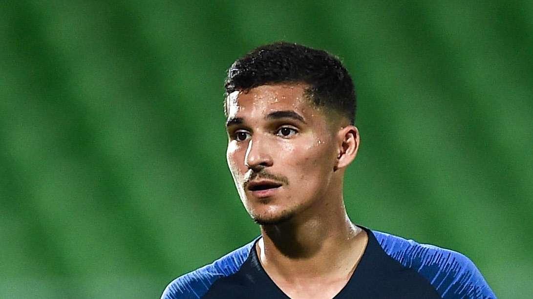 El Lyon declara transferible a Aouar: la postura del Real Madrid, al descubierto