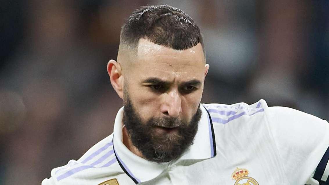 "Que Benzema esté renovado no significa que vaya a seguir en el Real Madrid"