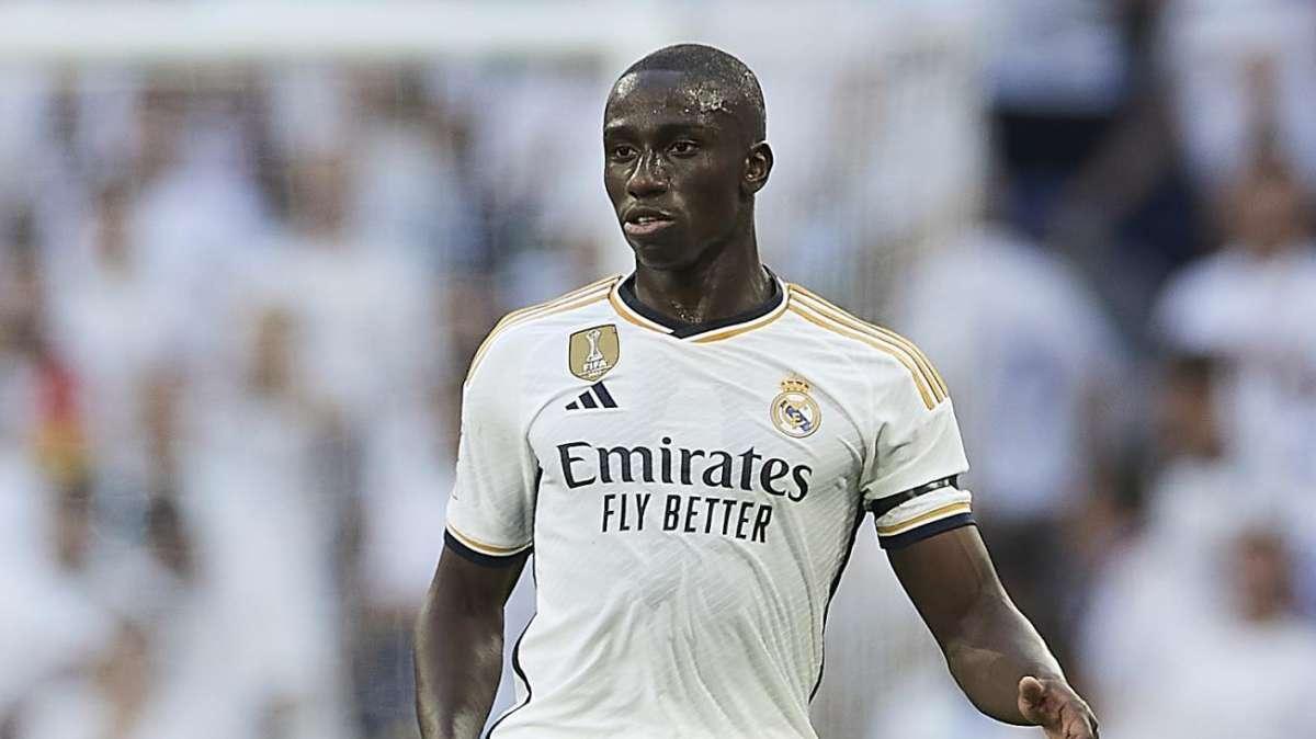 CAMBIO EN EL REAL MADRID | Mendy se retira con molestias