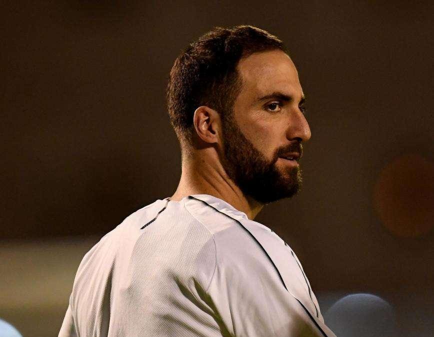 Juventus, el Chelsea mantiene la intención de comprar el pase de Higuain