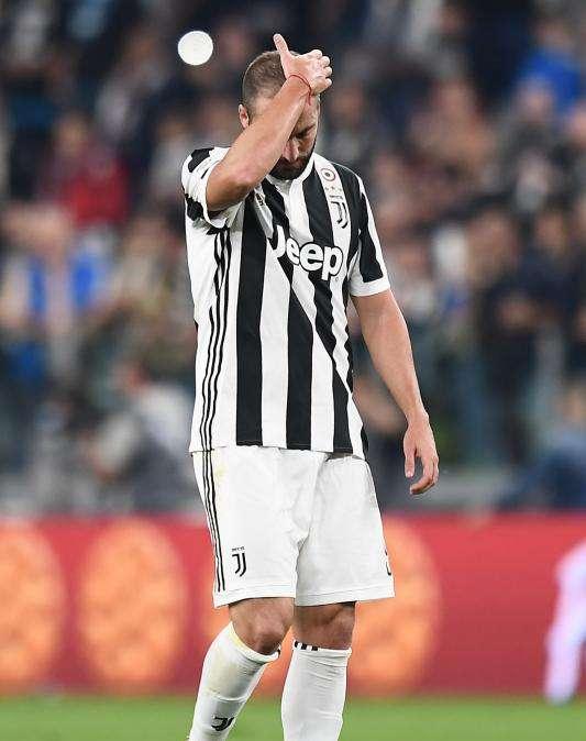 Allegri avisa a Higuaín: "El banquillo le ha hecho recuperar esa garra que había perdido. Es importante, pero..."