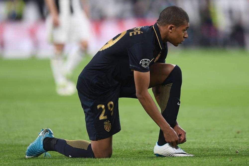 Florentino: "¿Fichar a Neymar en lo que se desarrolla Mbappé? No es mala idea"