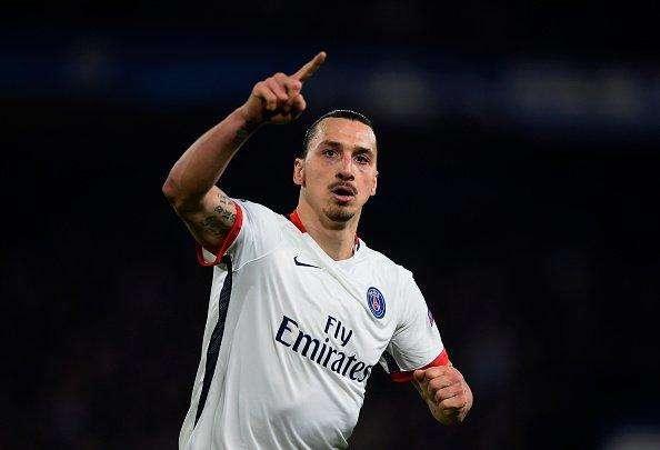 Ibrahimovic aprovechó la rueda de prensa para presentar una línea de moda