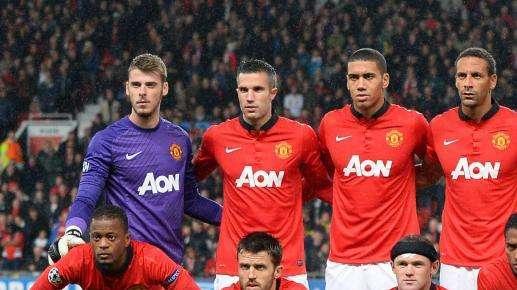 Daily Mail: Ashley Young, cerca de renovar con el Manchester United