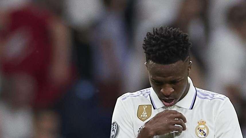 ¿Toda una carrera en el Real Madrid o probar en la Premier? La respuesta del agente de Vinicius