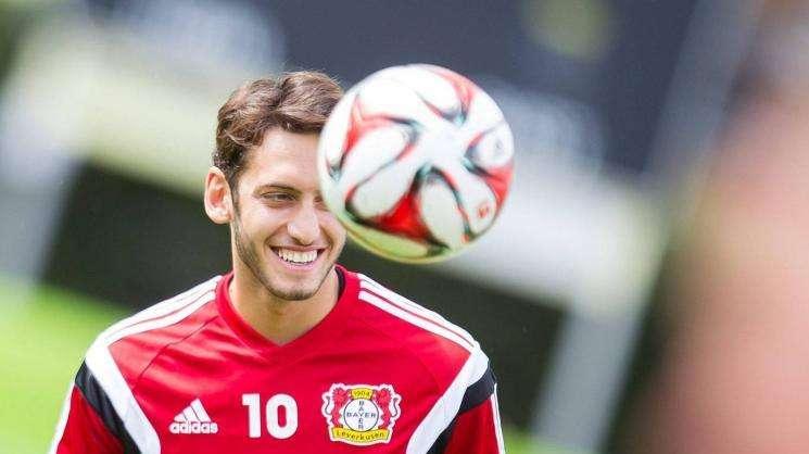 Express: Calhanoglu, en la agenda del Madrid