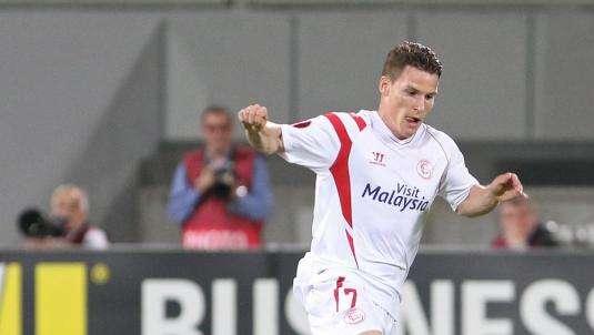 Gameiro: "¿El Barcelona? Tengo dos años de contrato y estoy bien en el Sevilla"