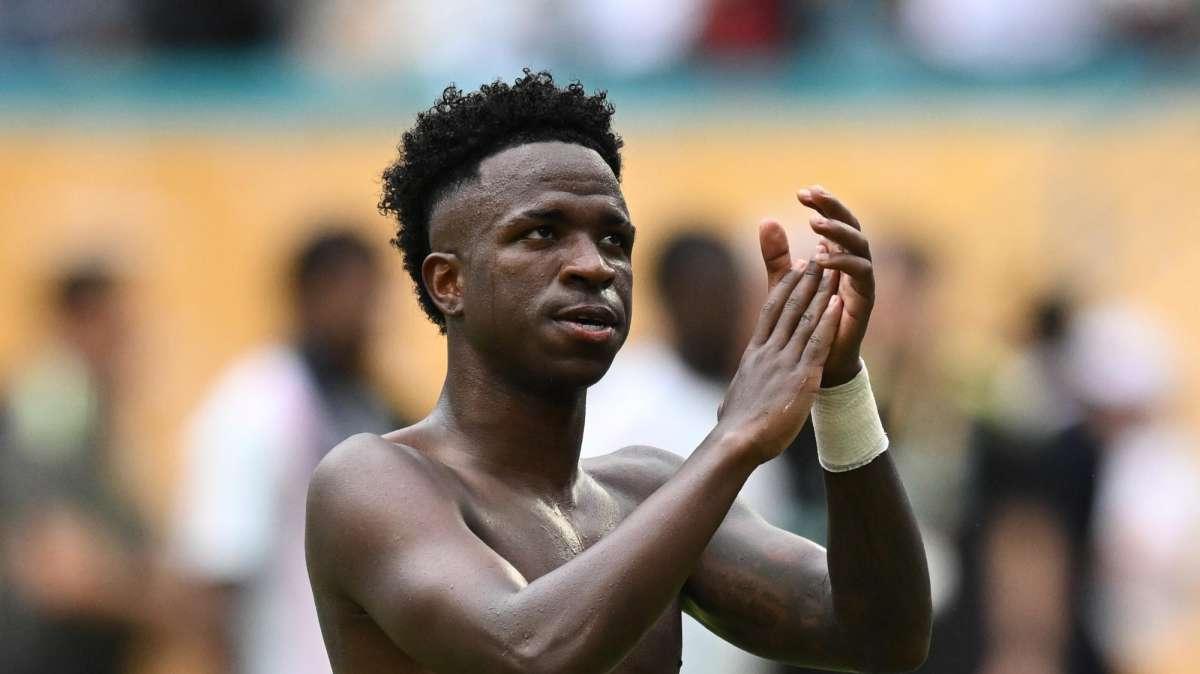 Una leyenda del fútbol defiende a Vinicius: "No sé si hay algo personal"