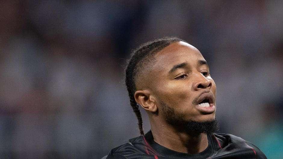 Nkunku se aleja del Real Madrid: está a un paso de fichar por un gigante europeo