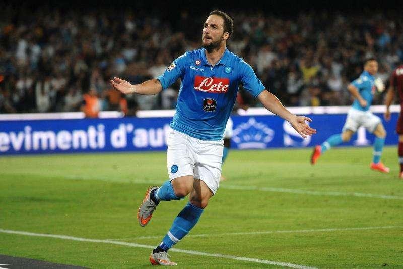 Metro: El Arsenal se olvida de Benzema para fijarse en Higuaín