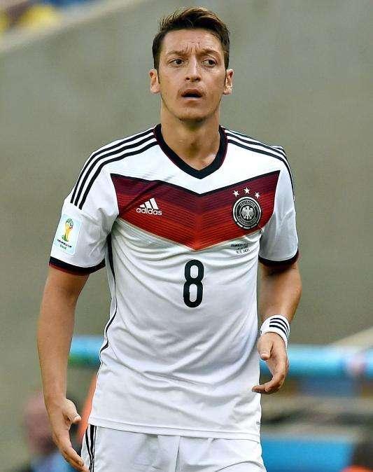 Daily Express: La Juventus interesada en Ozil
