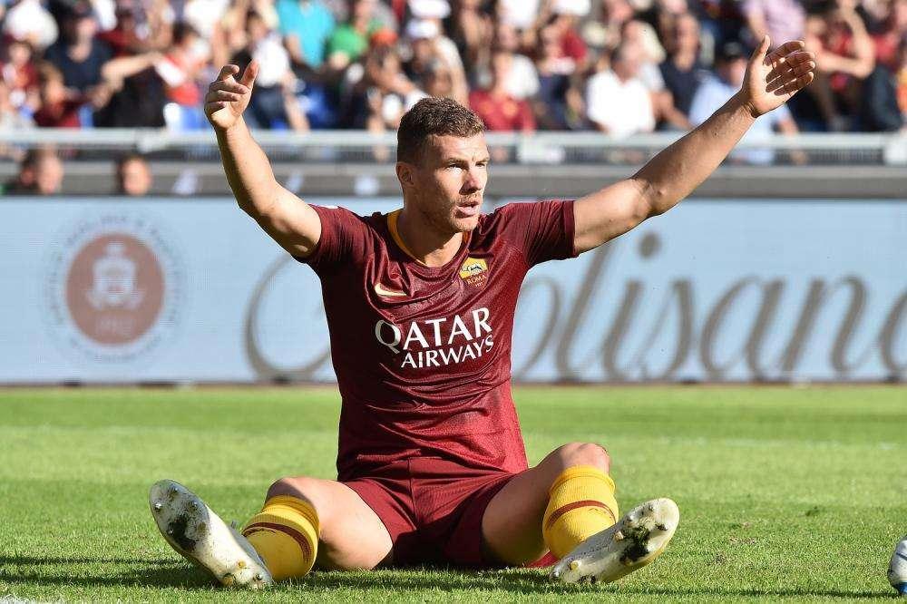 Edin Dzeko alcanza a Messi como máximo goleador de la Champions