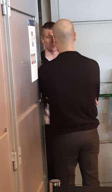 FOTO BD - Guardiola y Kroos conversan tras la victoria 'citizen'