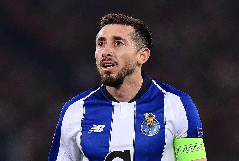 Héctor Herrera será baja en el derbi por motivos personales