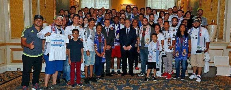 Florentino se reúne con varias peñas madridistas en Estados Unidos