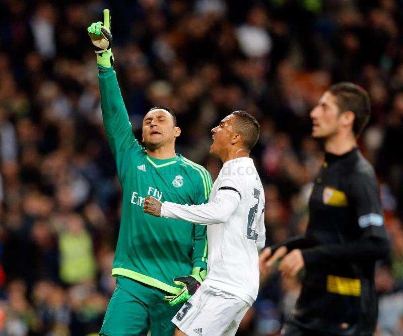 Las razones para que Keylor se quede: Afición y jugadores le quieren