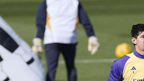 Ancelotti desvela la fecha prevista para el regreso de Courtois y Militao