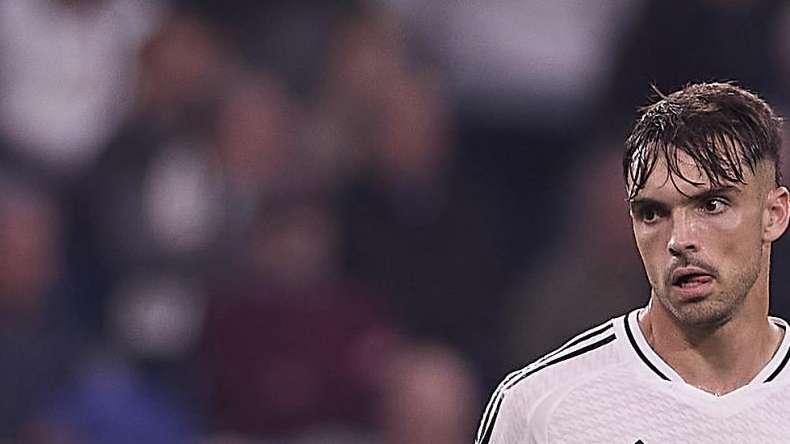 Baile de cifras en torno a la renovación ya firmada de Asencio con el Real Madrid
