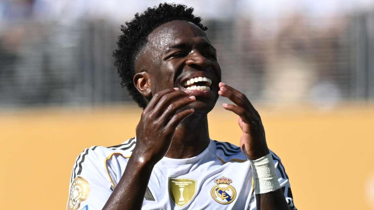 El pique de Vinicius con De Burgos y el Tartiere, y el tirón de orejas de Courtois: "Yo soy así"