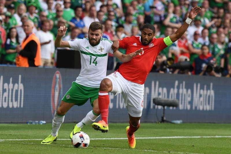 Daily Express: Ashley Williams, objetivo del Arsenal