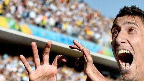 Di María, feliz por seguir en el Manchester United