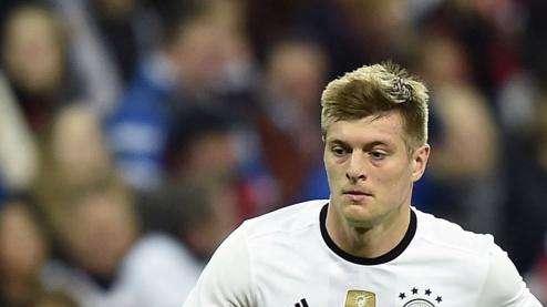 DESCANSO - Kroos no puede con Corea y México ve la tarjeta más rápida de la historia de los Mundiales