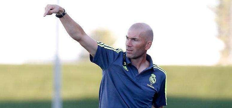 Zidane perfecciona la zaga: defensa de garantías con la edad media reducida
