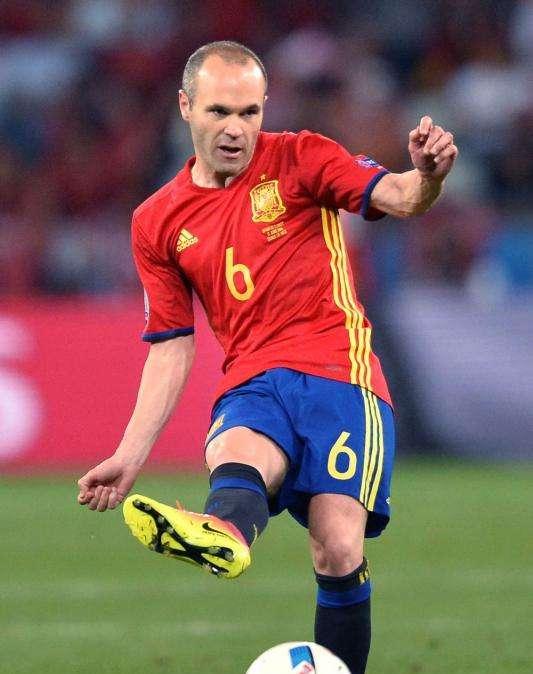 Iniesta sobre Isco: "Me parece un jugador fantástico, de un talento brutal. Le queda..."