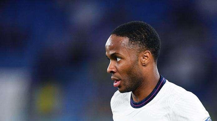Recomiendan a Sterling no fichar ni por el Real Madrid, ni por el Barcelona