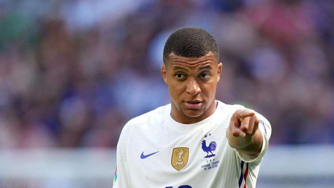Mercado de fichajes, en directo | Mbappé más cerca de Madrid; el futuro de Kimmich, decidido...