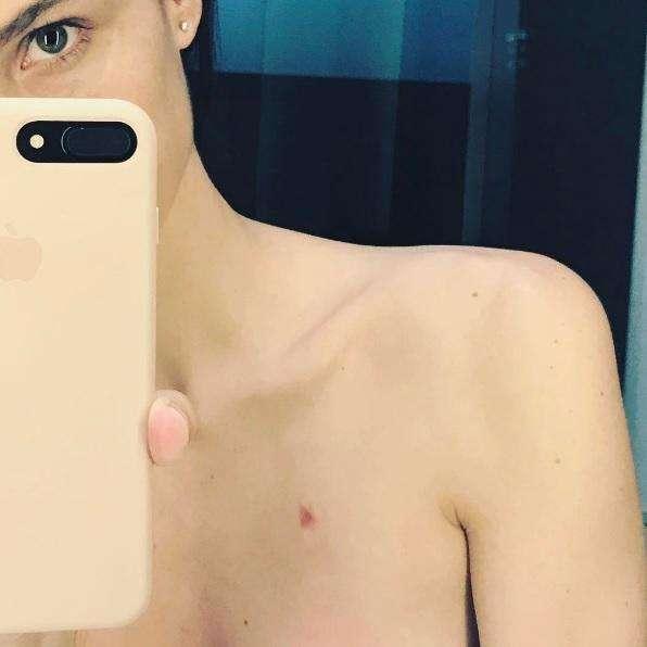 Lucia Villalón sube una foto desnuda, ¿con mensaje a Chicharito?