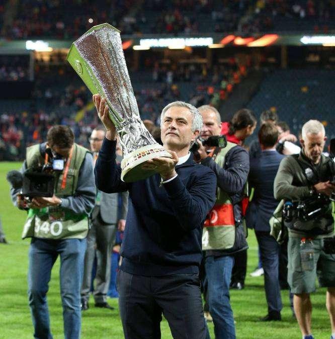 La reunión que definirá el futuro de Mourinho en el United