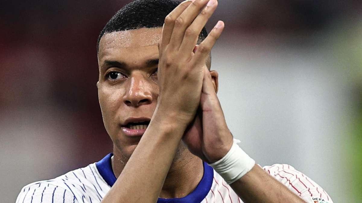 Top News 12 | Mbappé hace autocrítica, Davies cae lesionado...