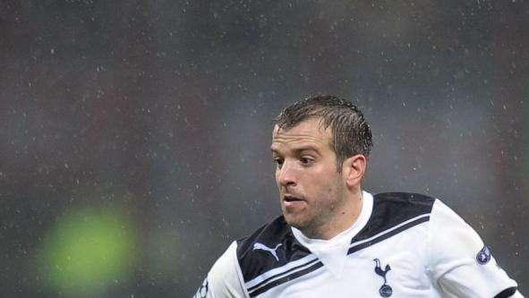 Van der Vaart no logra superar una lesión y decide retirarse 