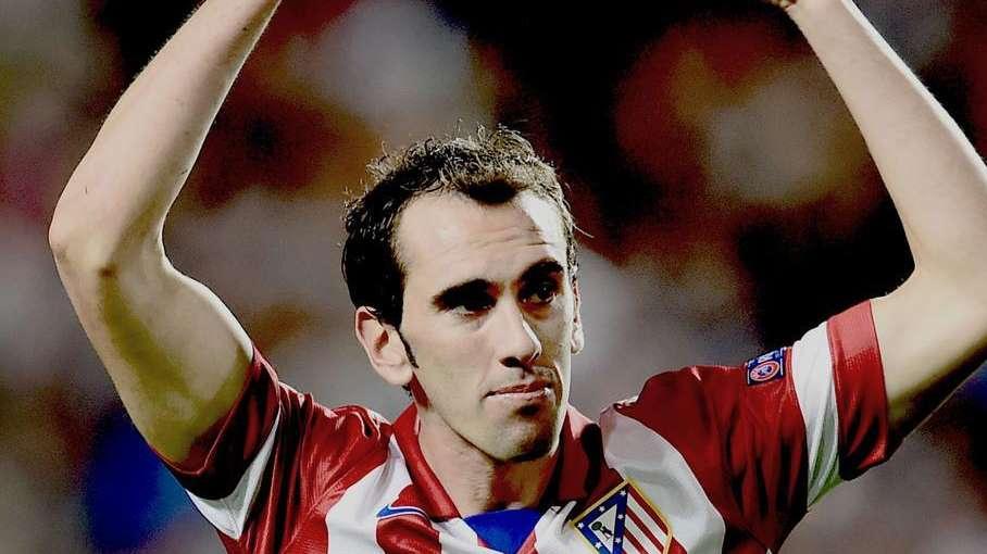Godín, principal objetivo del Manchester United
