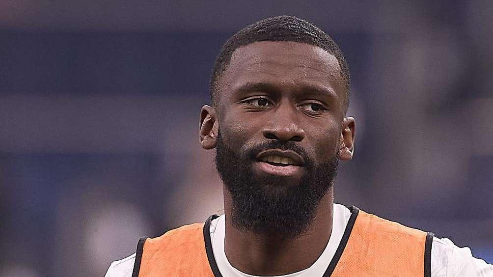 Antonio Rüdiger pasa por el quirófano y estará varias semanas de baja