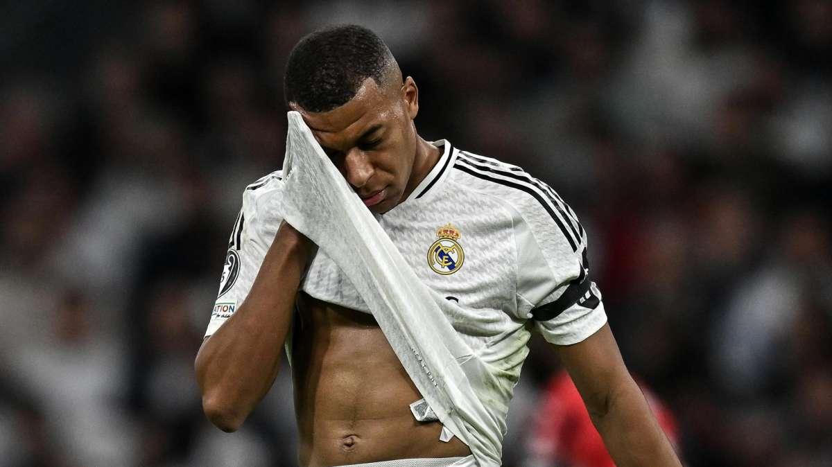 Courtois y Camavinga se salvan en la noche negra de Mbappé: las notas del Liverpool - Real Madrid